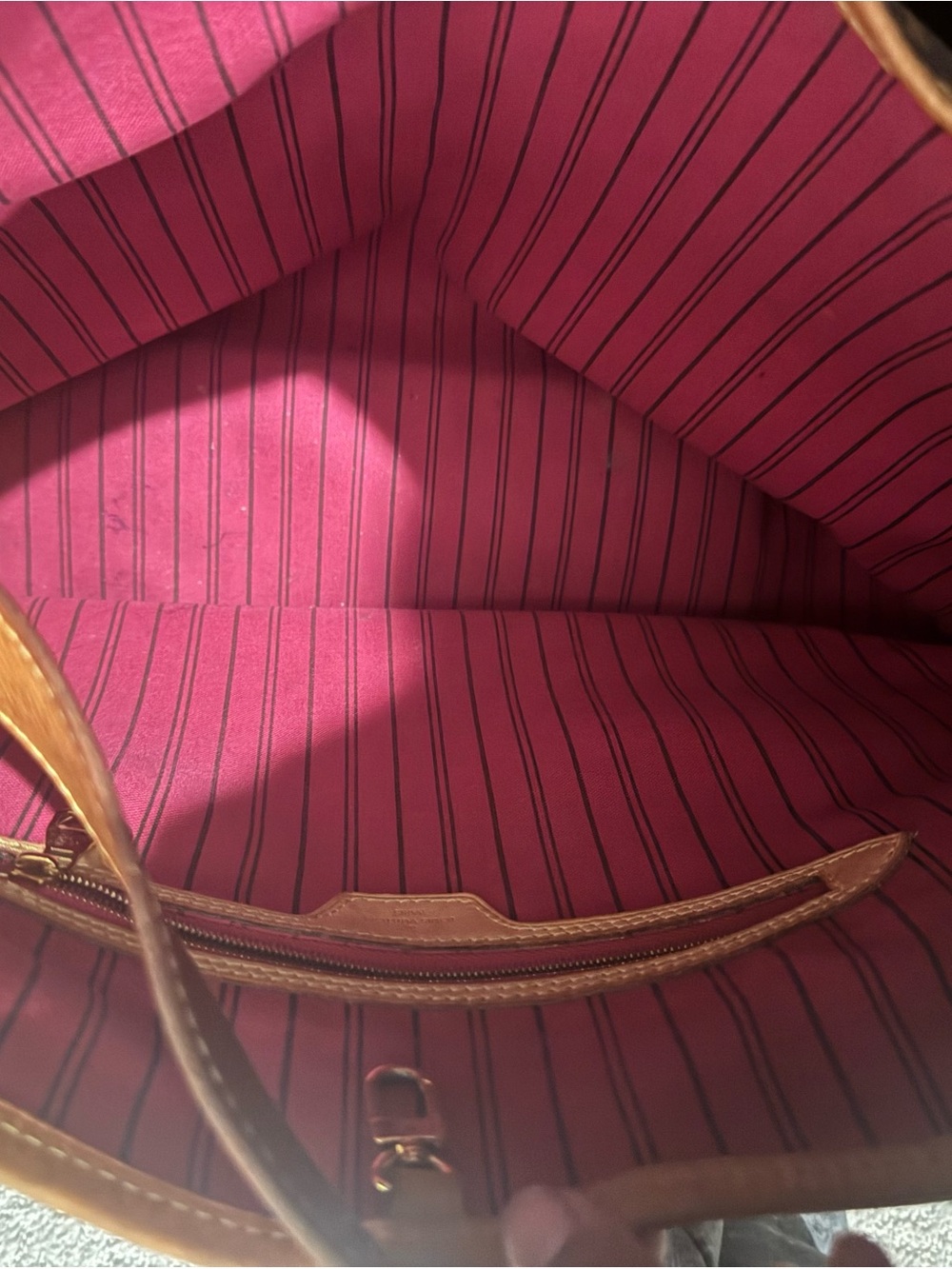 Authentic!! Louis Vuitton Brown Monogram Shoulder Bag with Pink Interior - Picture 3 of 9